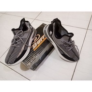 DUFF running shoes size 41
