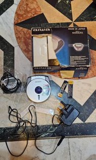 AIWA 手提3.5吋CD盤 MP3 陳年物品不知好壞