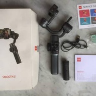 $500 - 99%新 (未出外用, 無花) ZHIYUN 智雲 Smooth 5 三軸手機穩定器 是一款為手機...