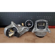 {Hyway Car Products} German A4 B9 30TFSI Engine Foot