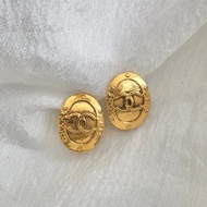 【日本直送 名牌中古包】CHANEL 香奈兒 耳環 金色 經典雙C標誌 橢圓形 vintage 古董 老品 zss46g