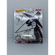 Hot Wheels MAD Magazine - 66 Dodge A100 White