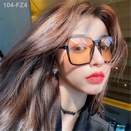 Cermin mata hitam versi Korea personaliti bersih model merah bingkai besar persegi wanita muka bulat menunjukkan pasang
