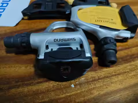 Shimano PD-R540 SPD-SL Road Bike Pedals with SM-SH11 6° Float Cleats Sealed Bearing 330g Self-Lockin