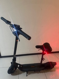 Segway F2 電動滑板車附原廠座椅