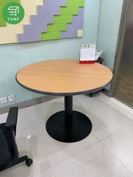 小圓桌 圓枱 簡約會議枱 小型辦公用/見客用會議桌 鐵脚 鋁合金脚 淺木色 木紋 胡桃木色 櫸木色 現代簡約辦公風會議桌 二手九成新/全新會議桌 辦公室會議室專用檯【立方傢俬】專營買賣二手辦公室傢俬 