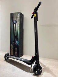 SWAGTRON SWAGGER 碳纖維電動滑板車