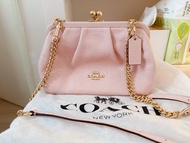 Coach Kisslock 手提包