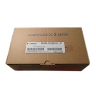 【Brand New】1PC Brand New in Box OMRON R88M-W40030H-S1 R88MW40030HS1