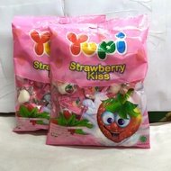 permen yupi love /strowberry kis 1pack
