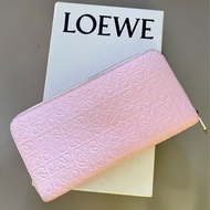Loewe 櫻花粉壓紋長夾
