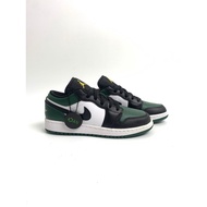 Jordan 1 Low Green Toe