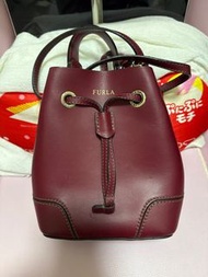 FURLA 酒紅色水桶包