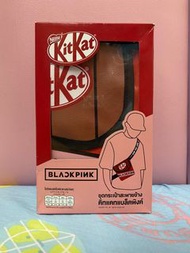 👝 KitKat X Black Pink 斜揹包 連三包KitKat