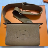 W 刻愛馬仕 男包/ 女包/ 中性包 Hermès Videpoches肩背包( 金色)#Togo小牛皮