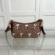 COACH蔻馳Coach聯名款泰迪熊印花可調節肩帶手提托特包C79手袋 斜孭袋 禮物 bag