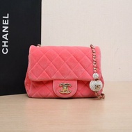 CHANEL 20ACF口蓋包方胖子17粉紅色絲絨30開淺金扣鑽球調節扣肩帶肩背包