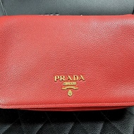 Prada 紅色相機包 斜背包