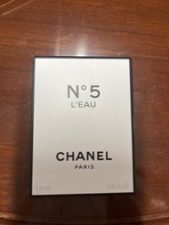 2022 VIP SPECIAL 節日特別版 Chanel No. 5 L’EAU - 1.5ml (內附no. 5香水瓶白色紙製掛飾）