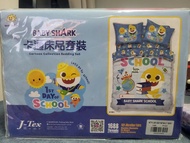Baby shark 5呎size 全set + -moomin 床單枕袋