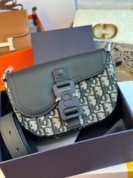 Brand new DIOR Men bag Saddle bag Mini 馬鞍包 斜孭袋 男款