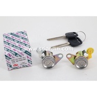 Toyota Corolla AE110 AE111 '95-'99 Door Lock L+R with Key | OE Part Number : L 69052-12460 R 69051-1