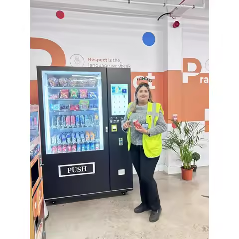 Customized 24-Hour Combo Snack Vending Machine Automatic Cashless Payment Vending Machine for Shoppi