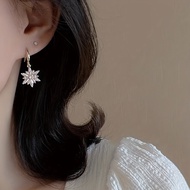 92 Korean Version Fashion Elegant Snowflake Christmas Earrings Pair
