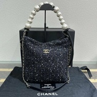 CHANEL 毛呢亮片金扣珍珠鏈條福袋水桶包25*26*8 98新 配件盒子塵袋保卡