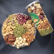 CNY nuts - Mix 5 types: walnuts + macadamia nuts + kernels + cashews + zucchini seeds