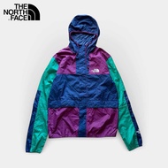 เสื้อแจ็คเก็ตเดินป่า The North Face สีน้ำเงิน ผ้าร่ม อก 40 ยาว 27 มือสอง สภาพใหม่ ไม่มีตำหนิ
