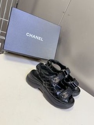 Chanel 黑色菱格紋厚底涼鞋