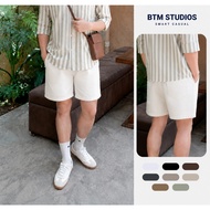 Five pocket BTM men's khaki shorts, regular shape, khaki fabric, faux jeans, form-fitting, flatterin