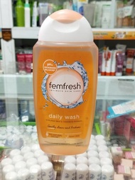 Dung dịch vệ sinh phụ nữ Femfresh daily wash 250ml hàng UK (Anh) - Cam