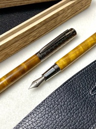 3952老山羊-鵝鑾鼻 金絲楠木 鈦尖刀尖(小李飛刀)鋼筆