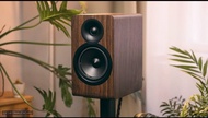 Acoustic Energy AE100² Compact Bookshelf / Standmount Loudspeakers ลําโพงบุ๊ค เชลล์ 2ทาง สี Walnut