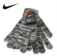 全新 正品 Nike Knitted Grip Tech 針織可以觸控螢幕手套 - Color BLACK/DARK GREY/BLACK - Size L 

這些針織手套適合觸控螢幕，讓您在使用手