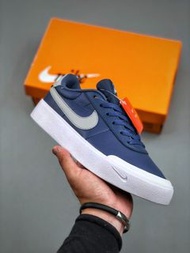 Nike Bruin React 藍色運動鞋