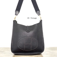 Hermes 黑金Evelyne 33 GM肩背包/斜背包