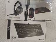 MSI Vigor GK20 電競鍵盤、MSI Clutch GM08 電競滑鼠、MSI Maestro 300 電競耳機 以及鼠墊