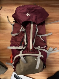 Quechua Forclaz 50 Easyfit L 背包