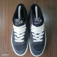 vans half cab second black white