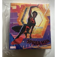 Mezco One:12 Spider-Man Mezco Spider-Verse Miles Morales Action Figure Spiderman