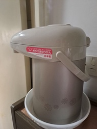 象印（Zojirushi）氣壓式熱水瓶的型號是 AB-RC22 新淨少用