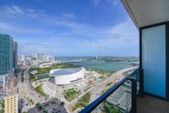 Luxury Studio Steps Away from Bayfront Park