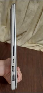 Lenovo IdeaPad 720S i5-8250U 16G/256GSSD MX150 14吋筆電只測試可開機進入系統正常 狀況: 開機密碼 光斑 不蓄電 零件機