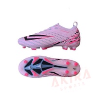 WINGZ รองเท้าสตั๊ดWingz Mugen รองท็อป หนังPU น้ำหนักเบา ทนทาน ใส่เล่นทั้งสนามหญ้าจริงและหญ้าเทียม