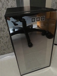 Vivant 8枝裝小型紅酒櫃 8 bottle wine cooler