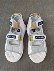 Chanel 高筒魔術貼凉鞋  36號，輕微穿著痕跡  配件有防塵袋 原價四萬三左右
