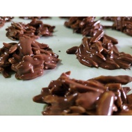 Almond Cluster Paduu Beryls Premium